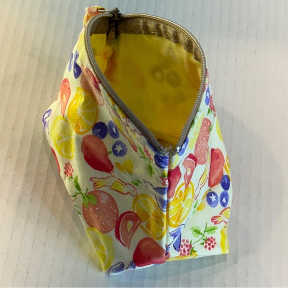 🍓 🆕 Brighton Zippered Fruit & Bird Wristlet Pouch – Fresh & Fun! 🆕 - Picture 13 of 15